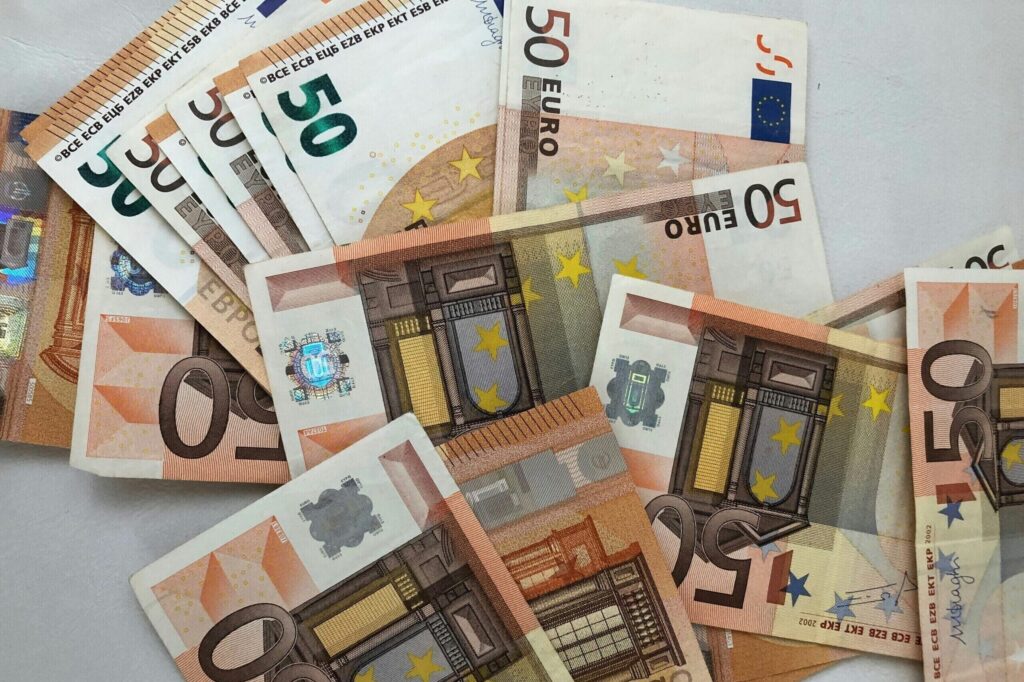 EU to Issue €65 Billion in Bonds by Year-End