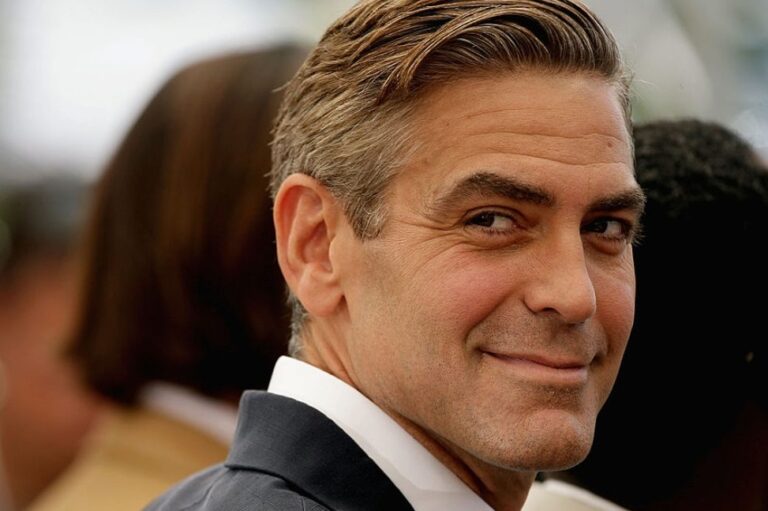 George Clooney puts up for auction a private dinner with himself