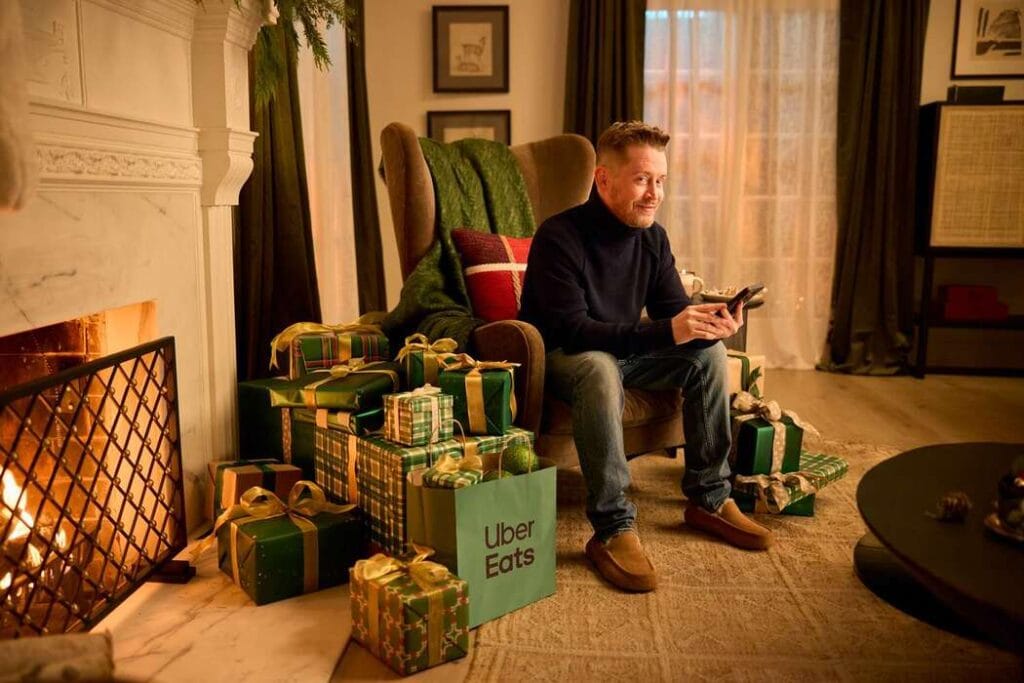 Makolei Kalkin repeats the legendary image from "Home Alone"