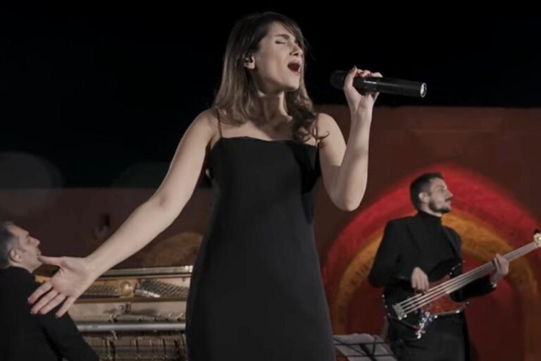 Singer arrested in Iran for performing without hijab