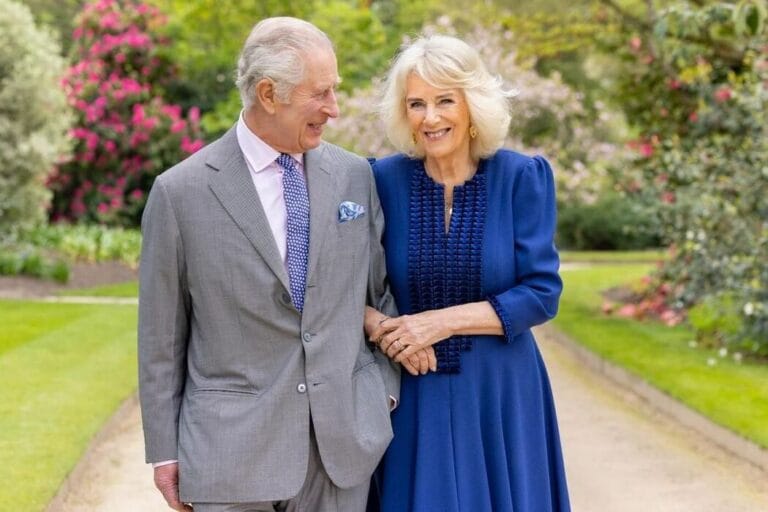King Charles III and Queen Camilla presented a Christmas card