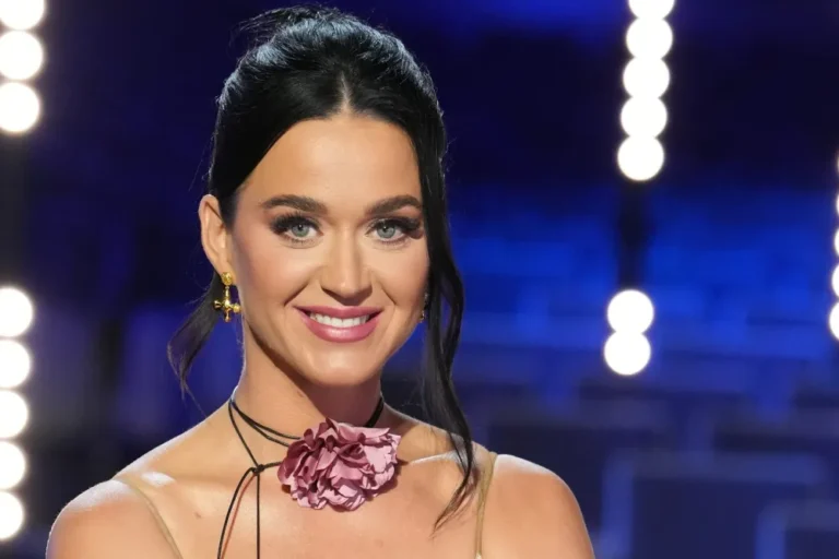 Singer Katy Perry will fly into space