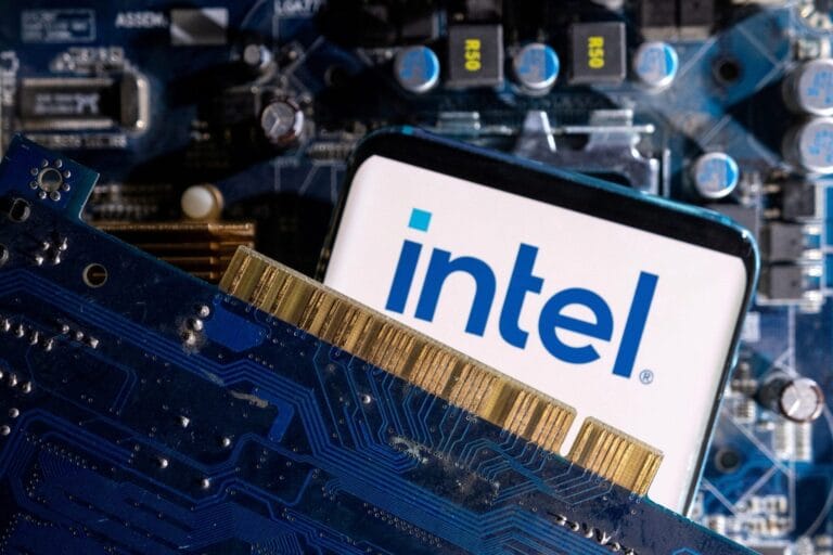 Intel shares rise amid positive feedback on new processor