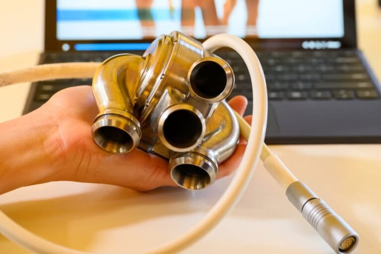 In Australia, a man lived a record 100 days with an artificial heart and waited for a real one to be transplanted