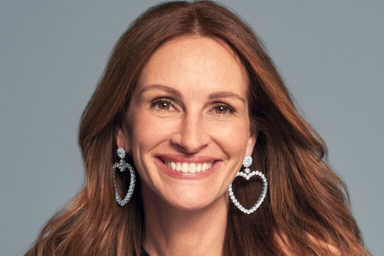 Julia Roberts was awarded the Order of Arts and Letters in Paris