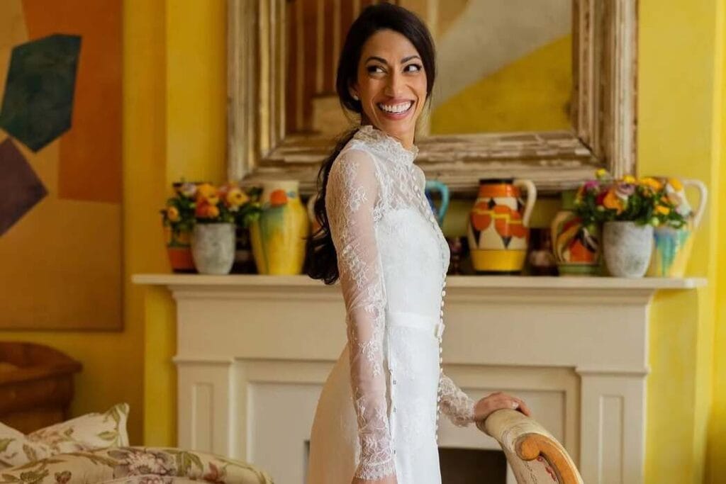 Hillary Clinton's aide, Huma Abedin, married billionaire Alex Soros Hillary Clinton's aide, Huma Abedin, married billionaire Alex Soros