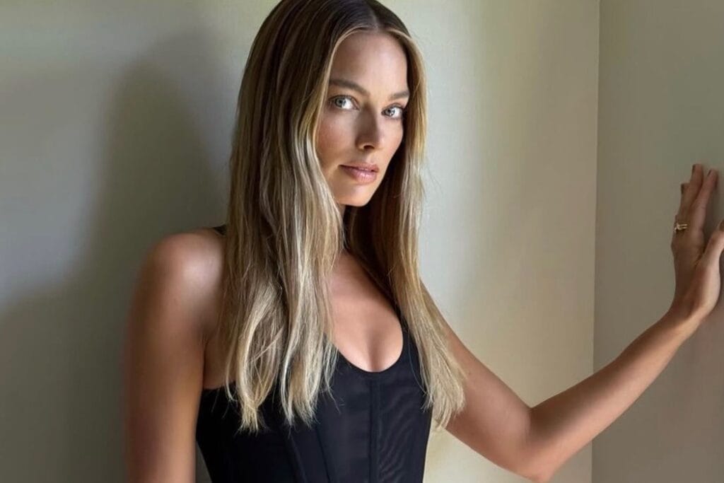 Margot Robbie appeared on the red carpet for the first time after giving birth Margot Robbie appeared on the red carpet for the first time after giving birth