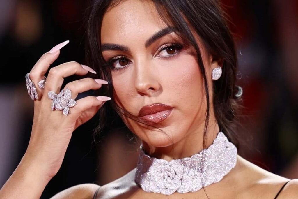 In diamonds worth millions: Georgina Rodriguez at the Venice Film Festival In diamonds worth millions: Georgina Rodriguez at the Venice Film Festival