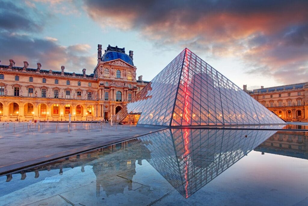 Diamond relics stolen: what is known about the audacious robbery of the Louvre