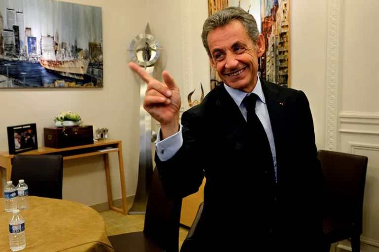 Nicolas Sarkozy to publish memoirs about his 20 days in prison