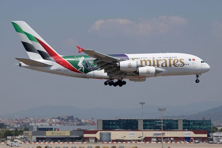 Emirates launches Starlink satellite internet on its flights