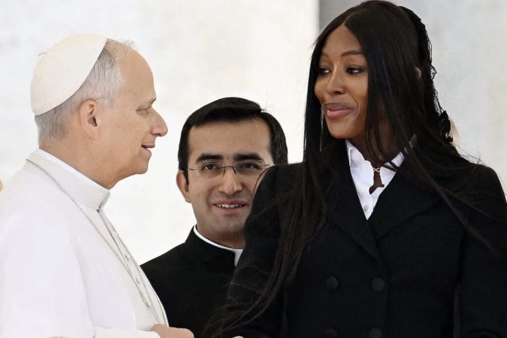 Naomi Campbell meets Pope Naomi Campbell meets Pope