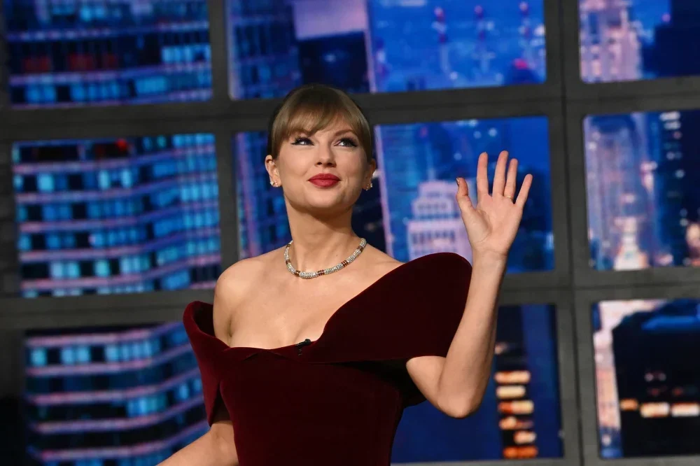 Taylor Swift Gives Millions to Charities During the Holiday Season