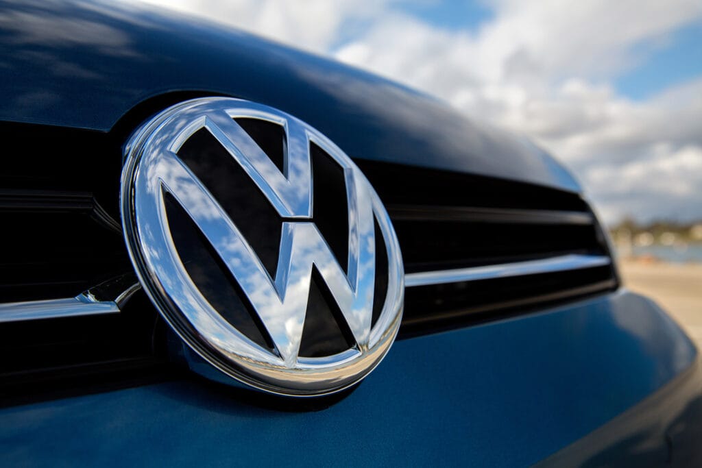 Volkswagen overtakes Tesla in electric car sales in Europe Volkswagen overtakes Tesla in electric car sales in Europe