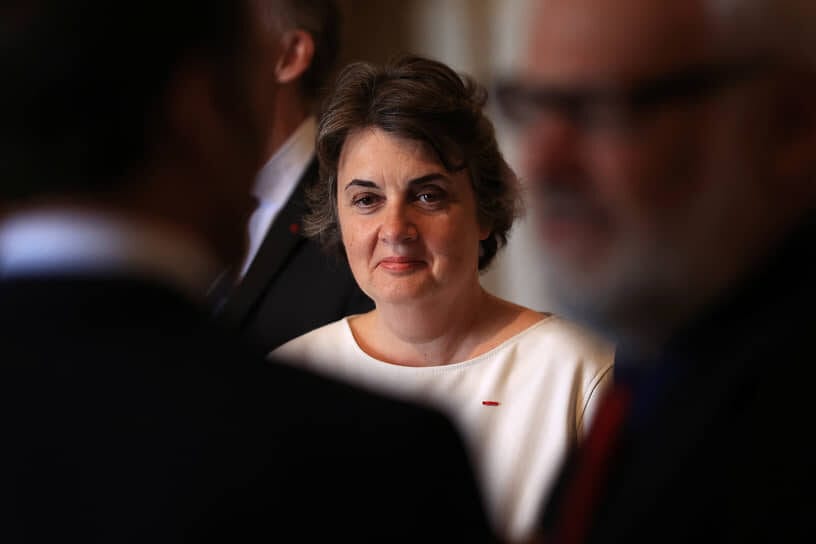 Louvre director resigns four months after museum heist Louvre director resigns four months after museum heist