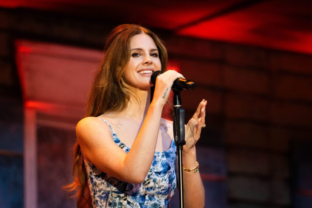 Lana Del Rey Creates Soundtrack for 007 First Light Game