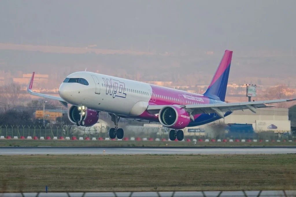Wizz Air to Introduce Starlink Internet on All Flights Starting 2027