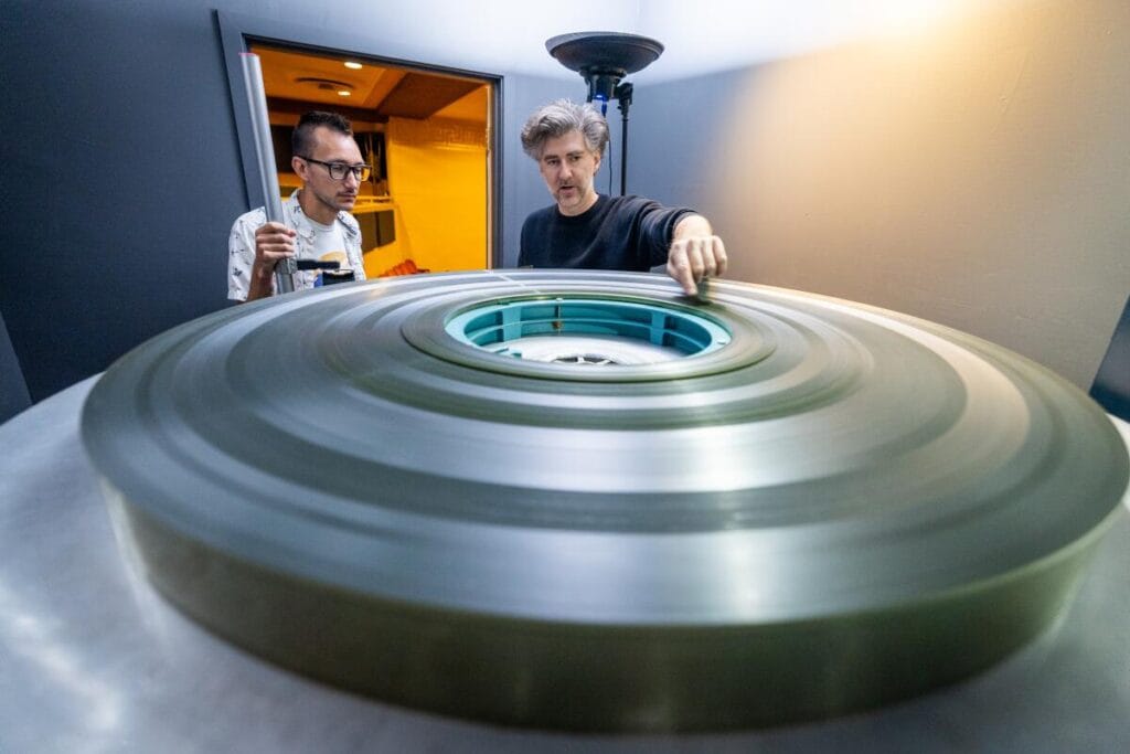 385 kg of Nolan's "Odyssey": social networks showed what a copy of the film for cinemas looks like