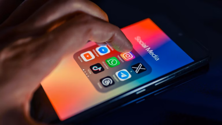 Australian Government Proposes Opt-Out for Social Media Algorithms
