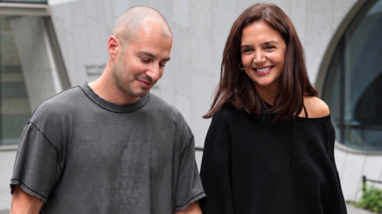 Katie Holmes Spotted with New Boyfriend at NY Fashion Show